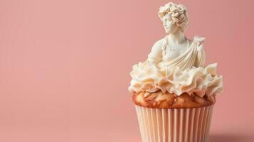 art sculpture de ancien italien de marbre avec une petit gâteau isolé sur une pastel Contexte avec une copie espace photo