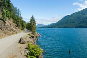 Lac cusman et le olympique montagnes de Washington Etat photo