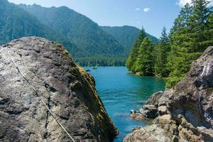 Lac cusman et le olympique montagnes de Washington Etat photo