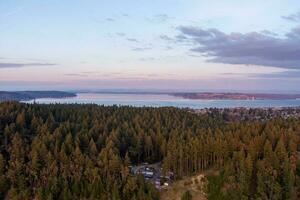 le tacoma se rétrécit à le coucher du soleil photo