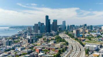 aérien vue de le Seattle, Washington horizon dans juin photo