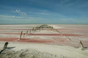 historique restes de vieux sel exploitation, salines grande, la pampa, Argentine. photo