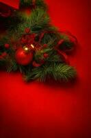 une proche en haut de une Noël décoration sur une rouge Contexte. ai généré photo