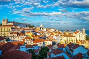Horizon du quartier d'Alfama à Lisbonne, la capitale du Portugal photo