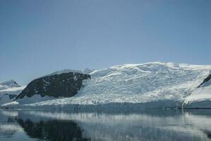 antarctique montagneux paysage, tromperie île photo