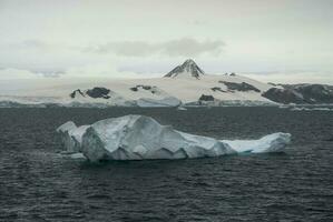 sauvage congelé paysage, Antarctique photo