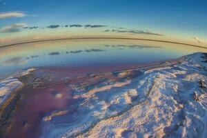 une vue de le ciel et l'eau de une poisson œil lentille photo