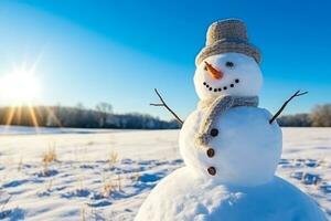 bonhomme de neige dans neigeux champ en dessous de une clair bleu ciel Contexte photo