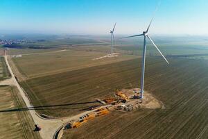 construction site près Moulin à vent turbine, vent Générateur installation photo