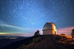 haute dans le montagnes, un observatoire dôme des stands contre une étoilé nuit ciel. génératif ai photo