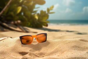 des lunettes de soleil sur une sablonneux île photo