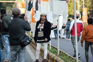 Nouveau Delhi, Inde - juillet 16 2023 - milliers de gens collecté pendant premier ministre narendra modi bjp route montrer, gens pendant pm modi gros élection se rallier dans le Capitale photo