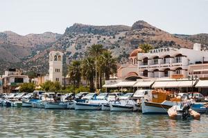 elounda, grèce, 2021 - quai d'elounda en grèce photo