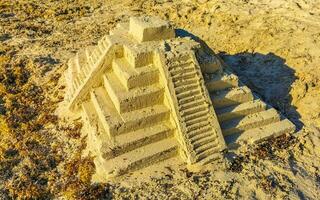 chichen Itza pyramide de le sable sur le Caraïbes plage Mexique. photo