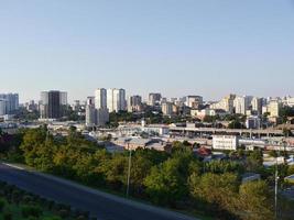 le panorama de la hauteur à rostov sur la ville de don. Russie photo