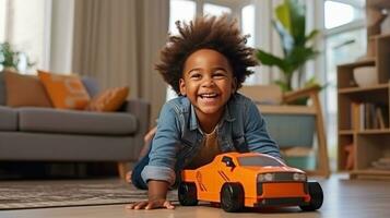 père et fils sont en jouant à Accueil avec faire semblant voiture dans une boîte photo