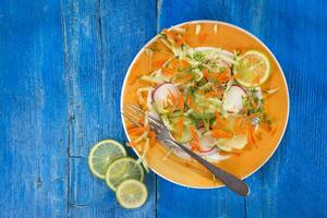 salade de radis et concombre photo