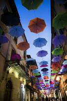 parapluies de différent couleurs photo