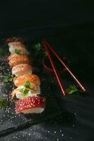 typique Japonais Sushi plat photo
