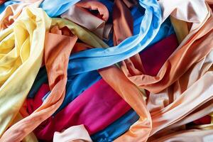 une groupe de multicolore tissu tentures photo