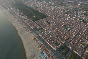 aérien vue de le ville de viareggio Italie photo