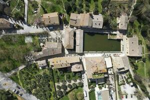 aérien vue de le ancien village de bagno vignoni photo
