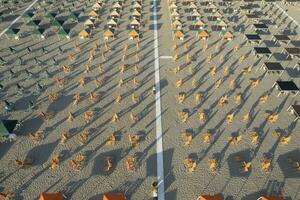 le équipé plage de versilia vu de au dessus photo