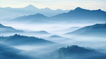 magnifique Indien montagnes avec silhouettes visible par brouillard dans Manille vallée photo