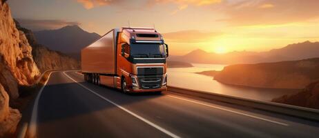 un Orange semi un camion conduite à travers le route dans en retard soir par le coucher du soleil photo