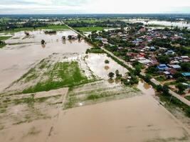 aérien photographies de en volant drones rural villages inondé photo