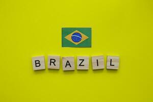 septembre 7, indépendance journée de Brésil, drapeau de Brésil, minimaliste bannière avec le une inscription dans en bois des lettres photo