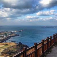 la vue depuis le volcan ilchulbong. Corée du Sud. l'île de jeju photo