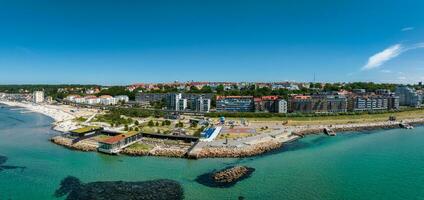 vue de le helsinborg ville centre et le Port de Helsingborg dans Suède. photo