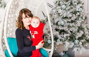 portrait de famille de Noël à la maison photo