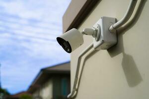 vidéosurveillance Sécurité caméra système Extérieur dans privé maison ou village, fermé circuit télévision système. photo