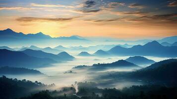 lever du soleil vu de derrière montagnes au dessus le mer de brouillard dans chiang khan Thaïlande. silhouette concept photo