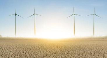 éolienne ou l'énergie éolienne traduite en électricité, la protection de l'environnement rend le monde pas chaud. photo