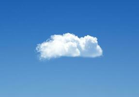 Célibataire nuage dans le Profond bleu ciel Contexte. blanc duveteux nuage photo, magnifique nuage forme. climat concept photo