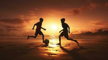 deux les adolescents en jouant football sur le plage leur silhouettes visible photo