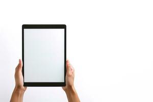main en portant tablette avec maquette Vide écran isolé sur blanc Contexte avec copie espace. ai généré photo