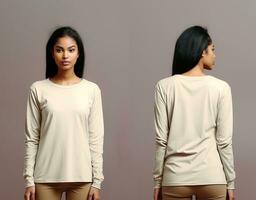 femme portant une beige T-shirt avec longue manches. de face et retour voir. ai généré photo