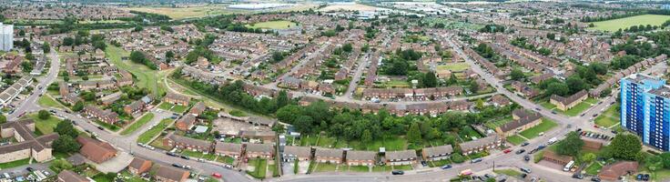 haute angle vue de occidental luton ville et Résidentiel district. aérien vue de capturé avec drone caméra sur 30 juillet, 2023. Angleterre, Royaume-Uni photo