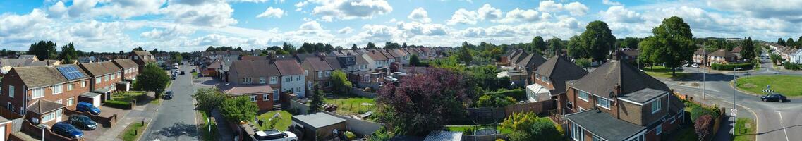 haute angle vue de occidental luton ville et Résidentiel district. aérien vue de capturé avec drone caméra sur 30 juillet, 2023. Angleterre, Royaume-Uni photo