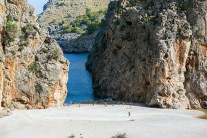 randonnée vacances Majorque, Espagne. magnifique image avec paysage de serra de tramontane montagnes dans le île de Majorque dans méditerranéen mer. paradis pour motards. aventure Voyage. photo