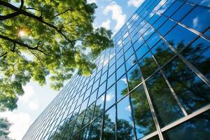 respectueux de la nature bâtiment dans le moderne ville. durable verre Bureau bâtiment avec arbre pour réduire carbone dioxyde. Bureau bâtiment avec vert environnement. entreprise bâtiment réduire co2. génératif ai. photo