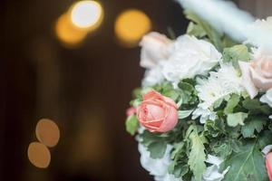 décorations de fleurs de mariage blanches photo