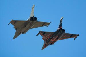 français air Obliger Rafale combattant jets arrivée pour riat Royal international air tatouage 2018 salon de l'aéronautique photo