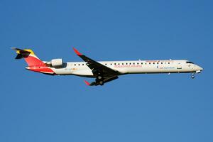 Ibérie régional air panacée bombardier crj-1000 ec-ljx passager avion atterrissage à Madrid barajas aéroport photo