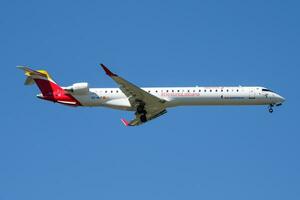 Ibérie régional air panacée bombardier crj-1000 ec-mjp passager avion atterrissage à Madrid barajas aéroport photo