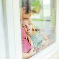 mère et fille s'amusant photo